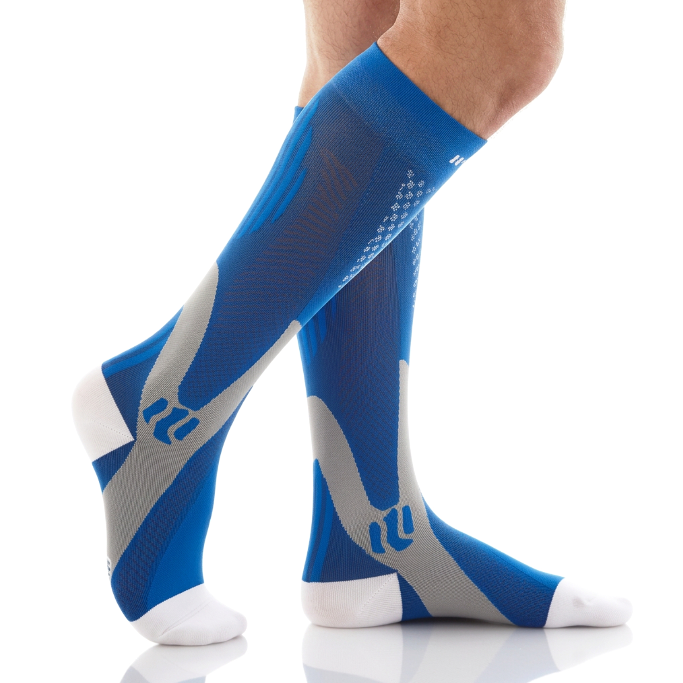 running socks side profile of man wearing the socks