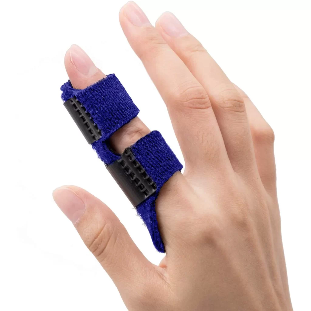 A picture of a mans hand wearing the Trigger finger splint from NuovaHealth